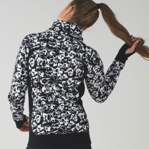 Lululemon Cozy Cuddle up Jacket - Picture 2 of 8